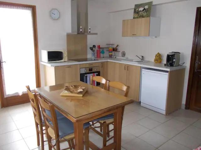 Appartement T2 Bas De Villa Avec Jardinet Au Calme Proche Mer لا سين سور مير المظهر الخارجي الصورة